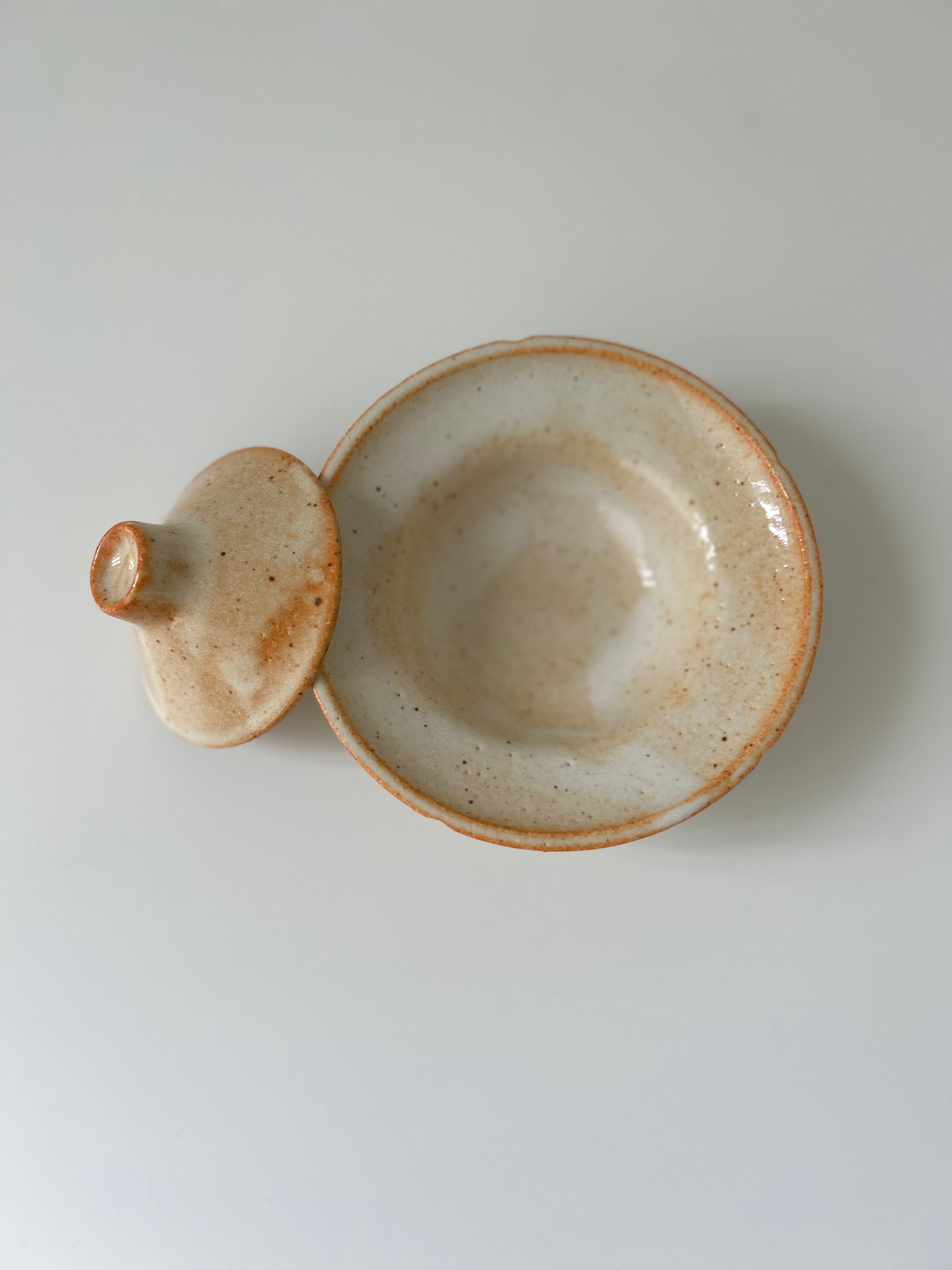 Showa Small Lidded Plate