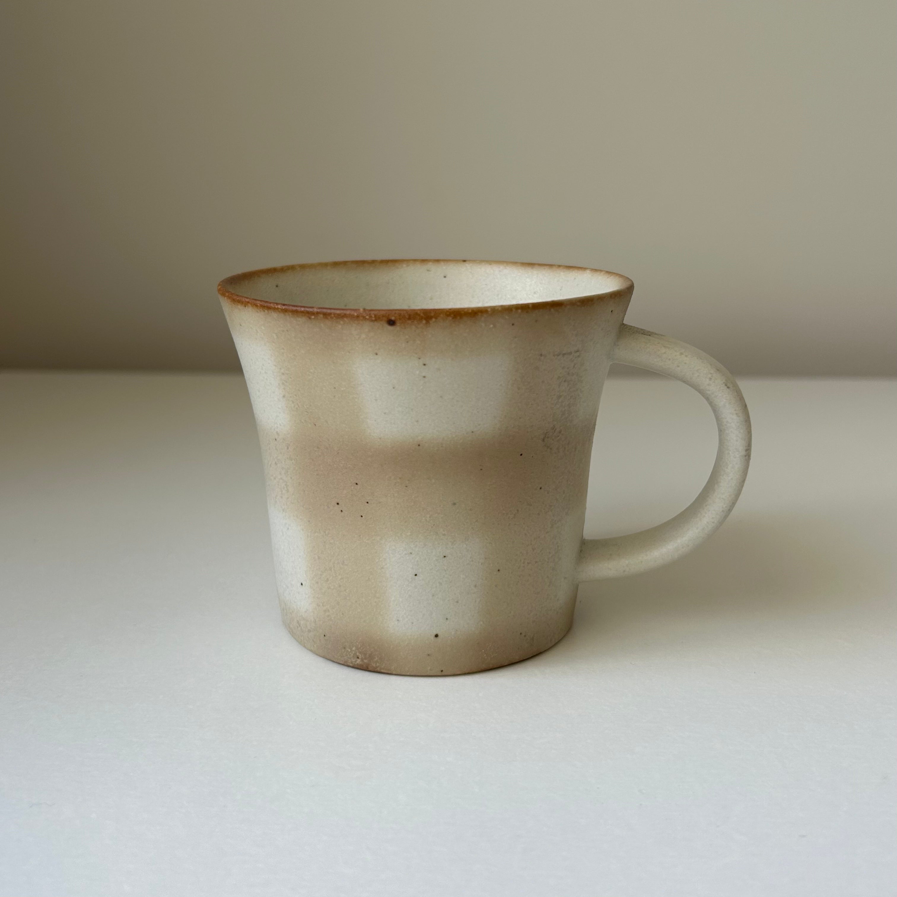 Honoka Checkerd Mug - Latte Brown