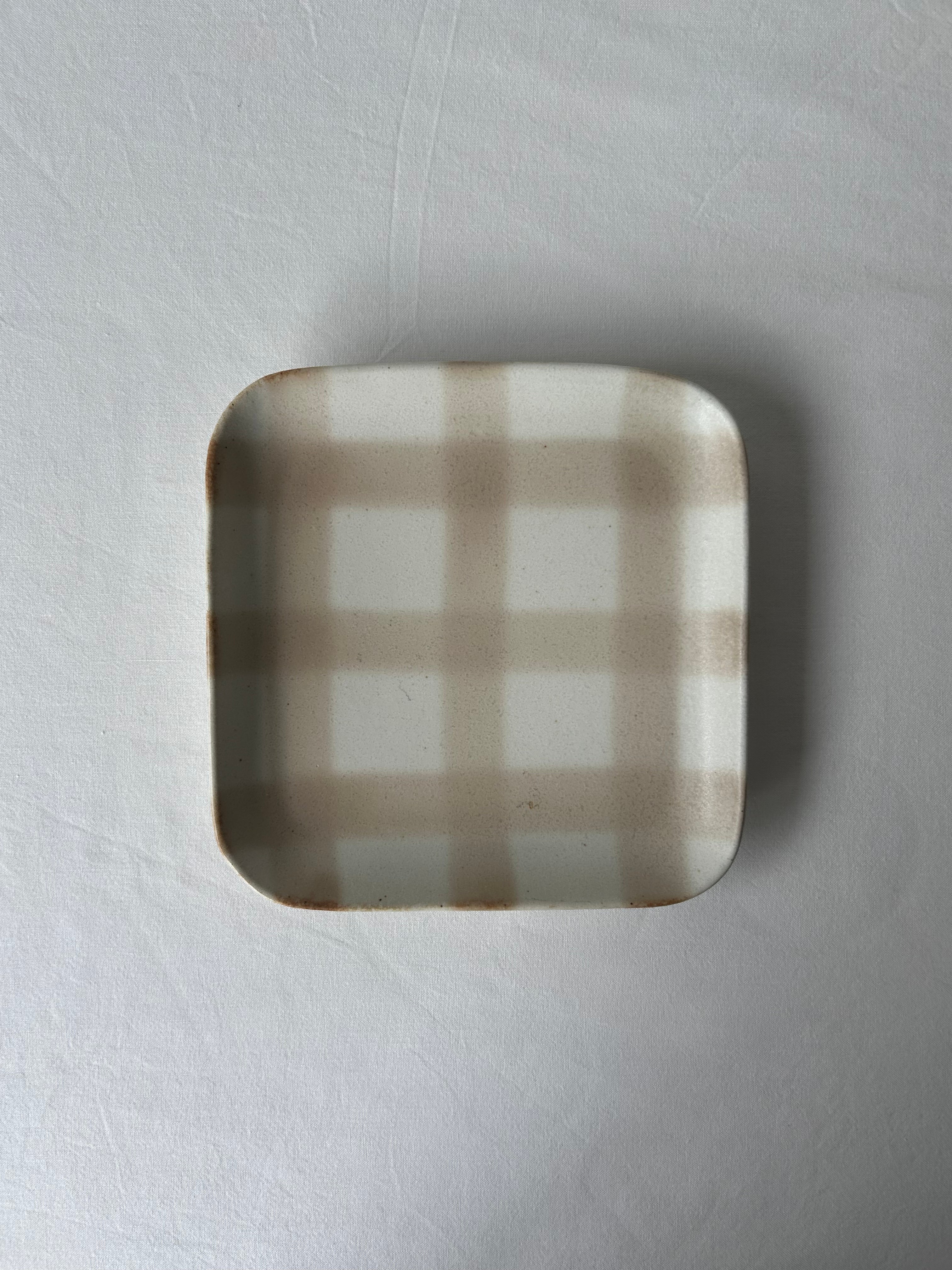 Honoka Checkerd Plate - Latte Brown