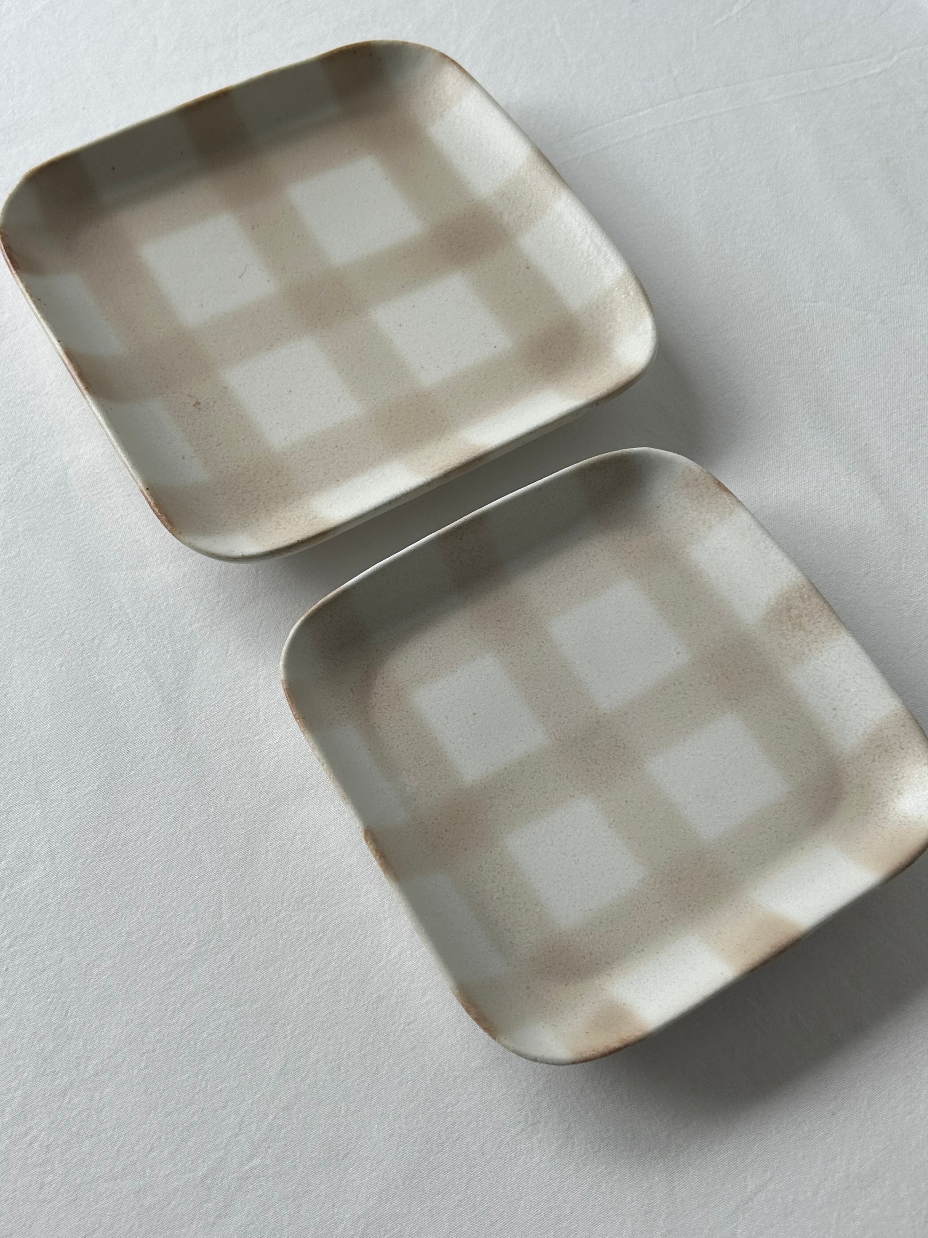 Honoka Checkerd Plate - Latte Brown