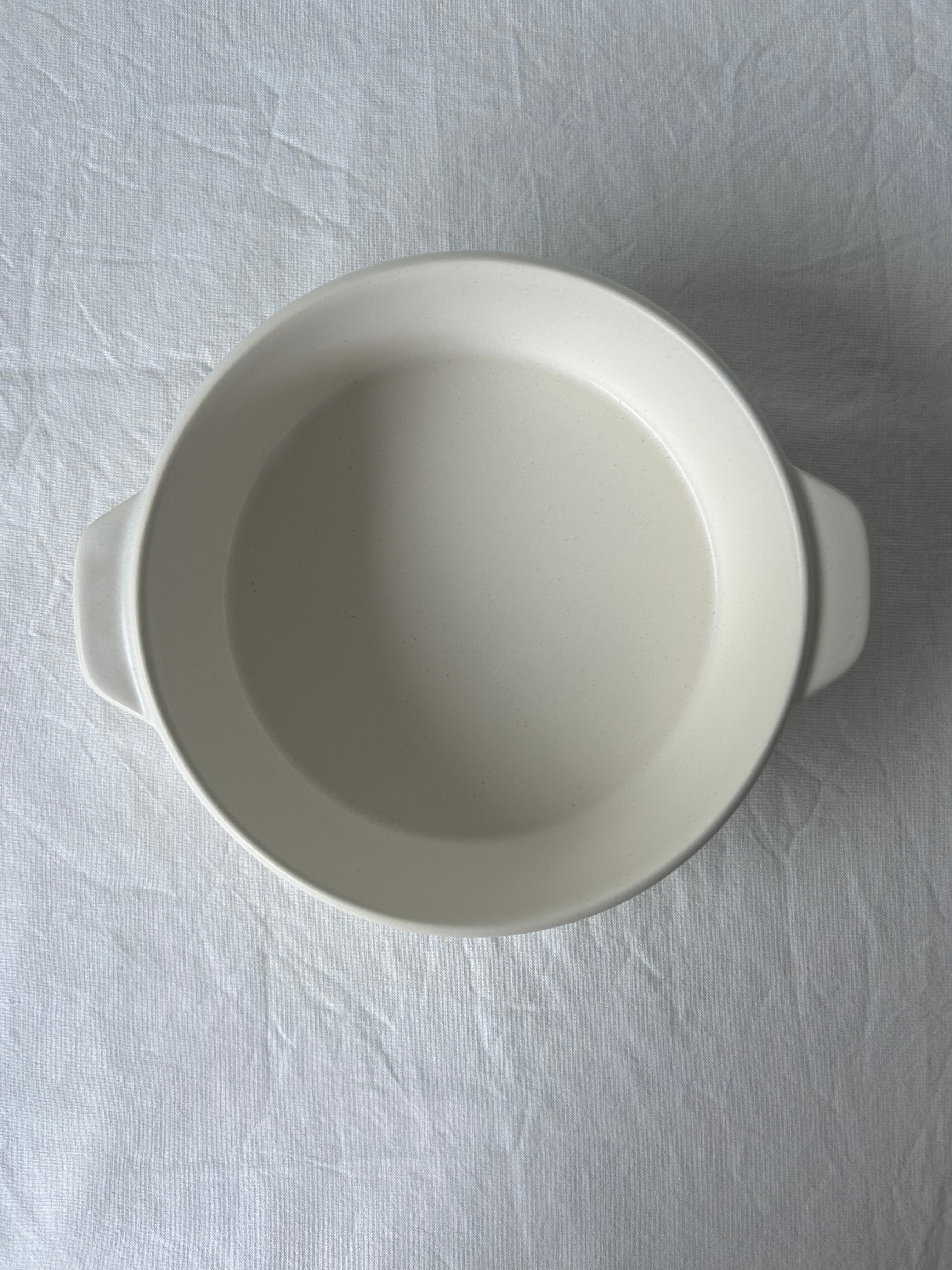 Flat White Lidded Pot