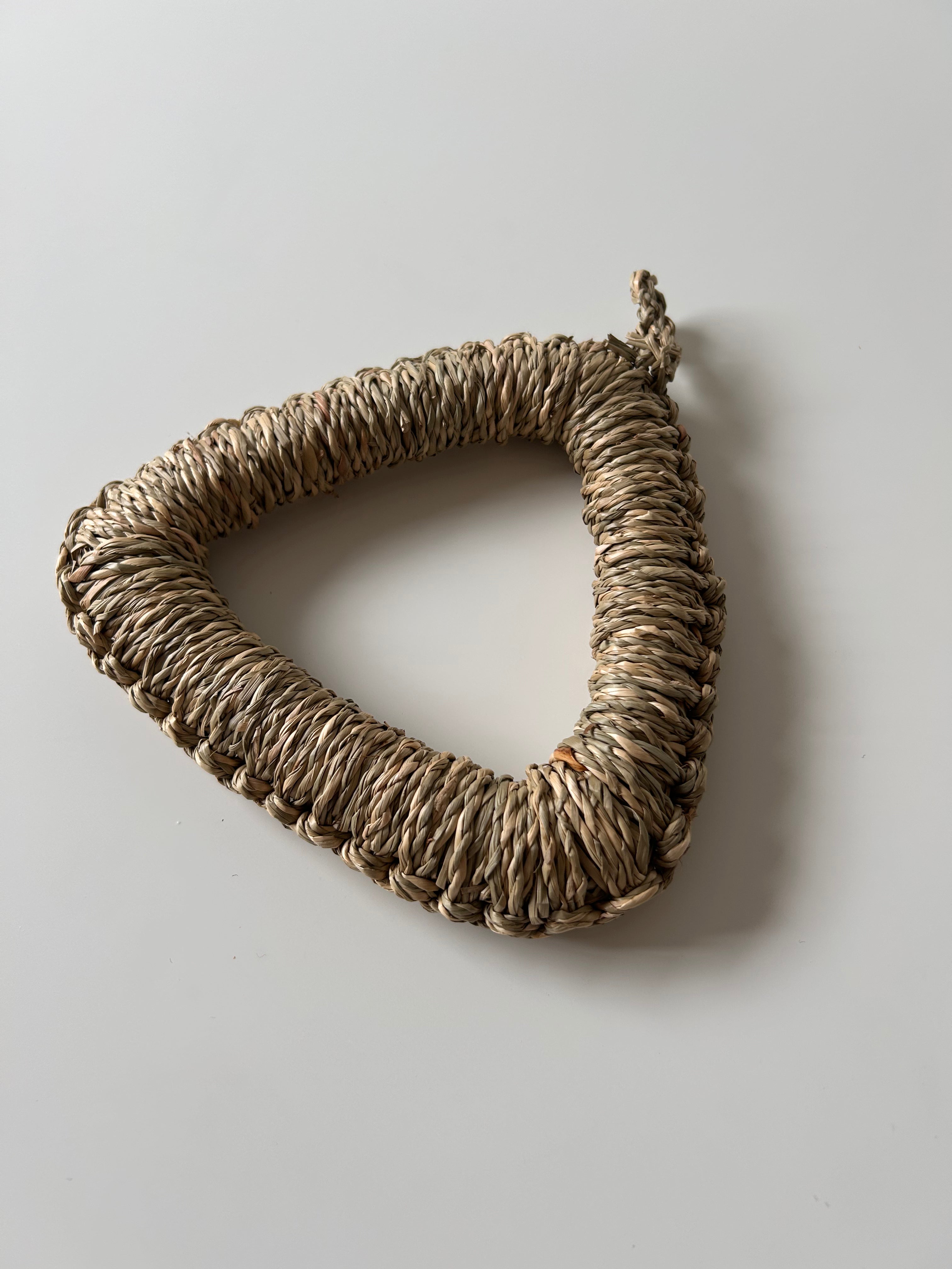 Seagrass Triangle Trivet