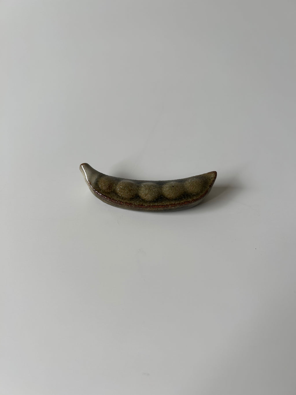 Ceramic green bean shaped chopstick rest